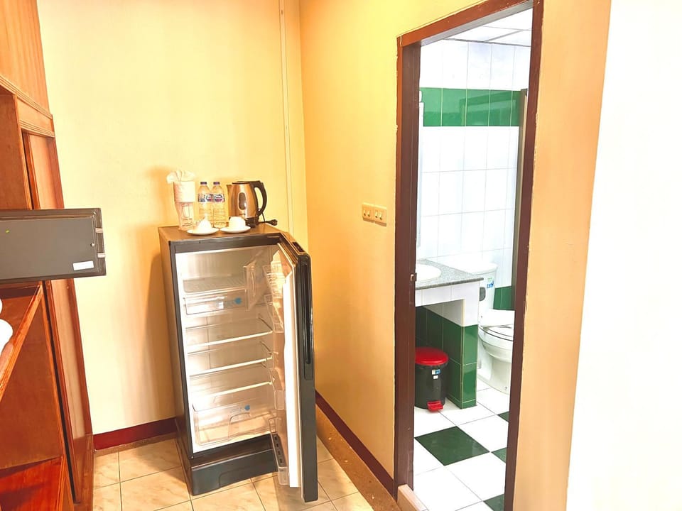 Lewiinski's Hotel Bed and Breakfast in Pattaya City