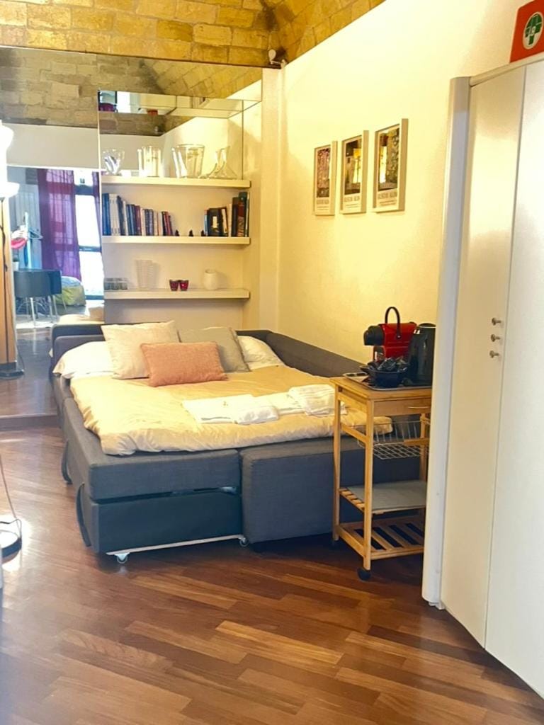 The Ancient Wall Apartment in Rome