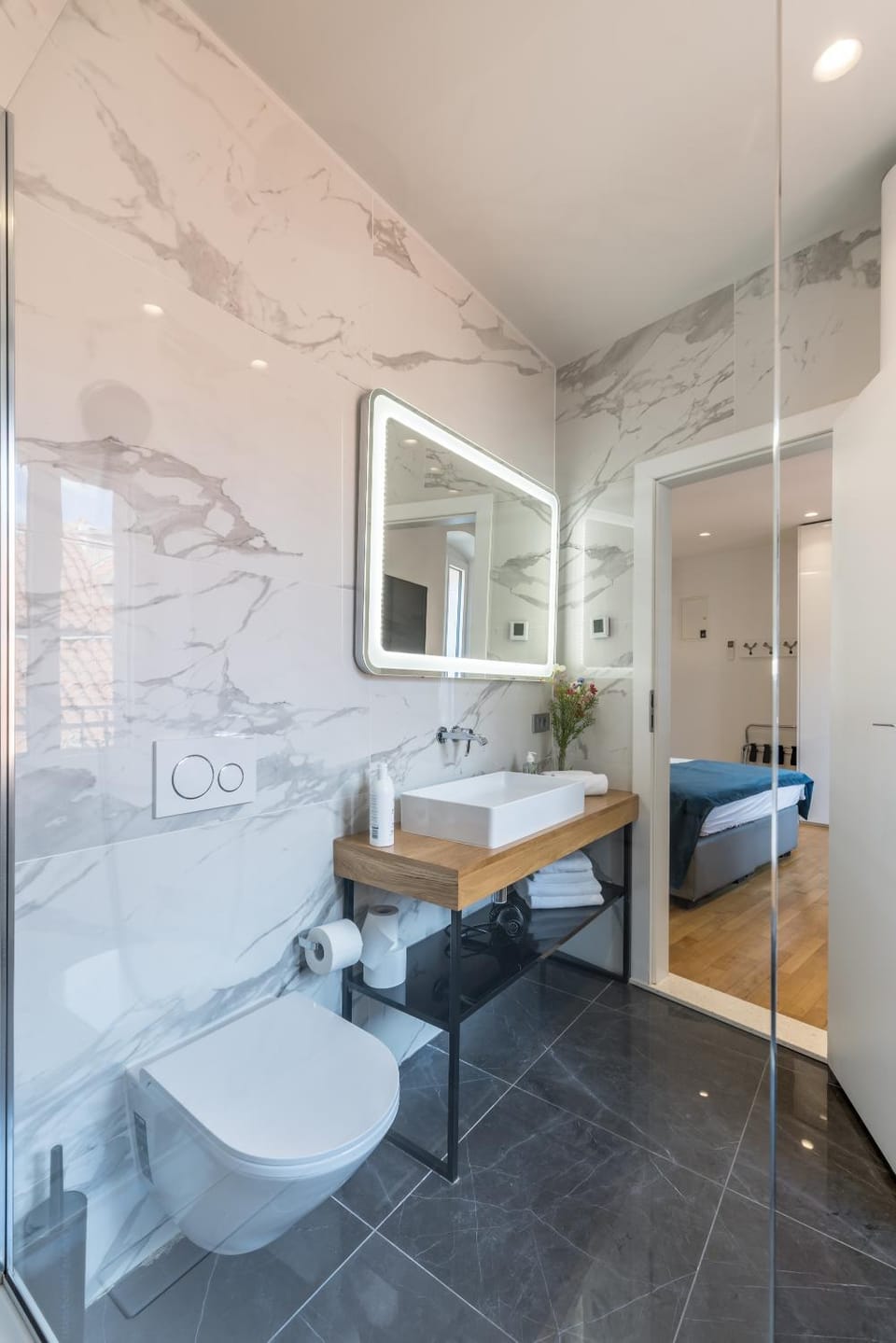Bathroom, Photo of the whole room, Bedroom