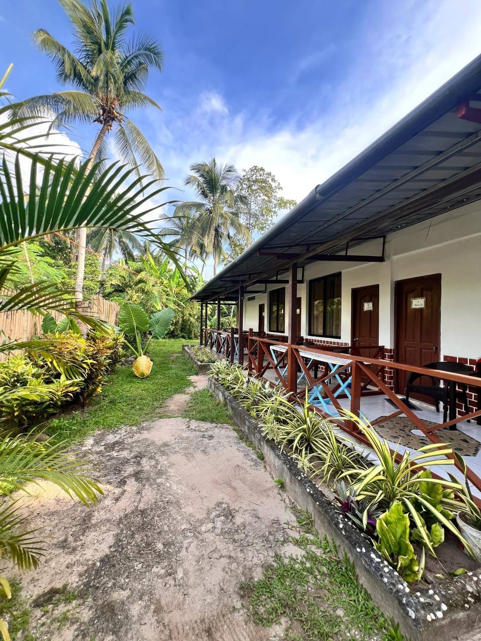 Hill Myna Beach Cottages Inn in Puerto Princesa