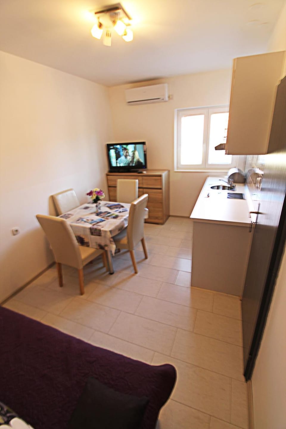 TV and multimedia, Kitchen or kitchenette, Living room, Dining area