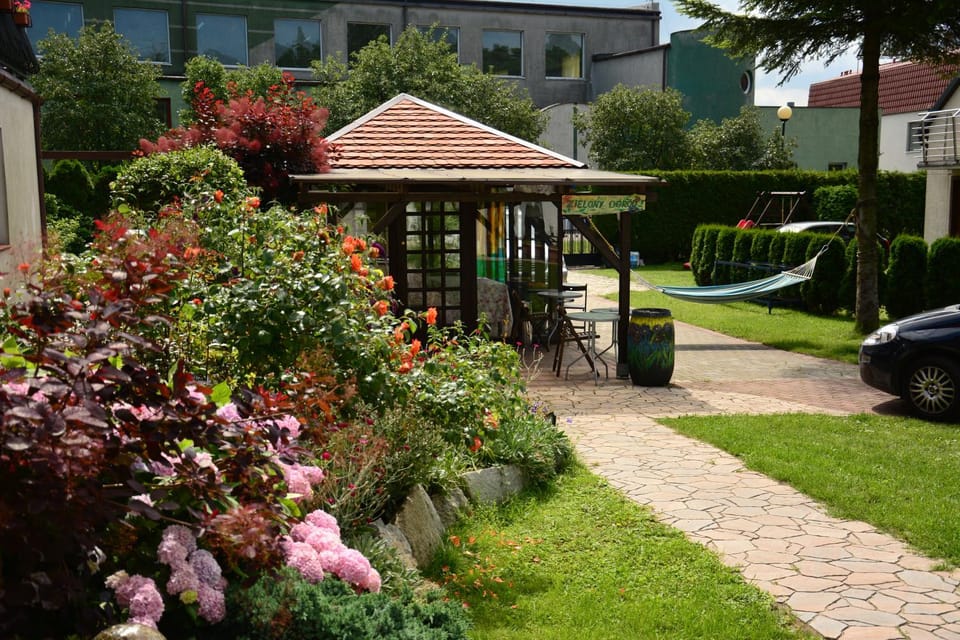 Property building, Garden, Communal kitchen, Garden view