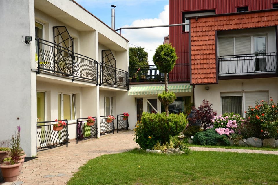 Property building, Garden, On site