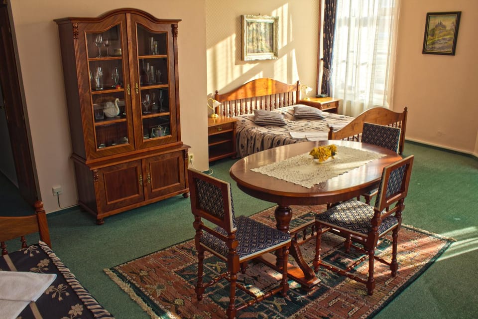 Living room, Bedroom