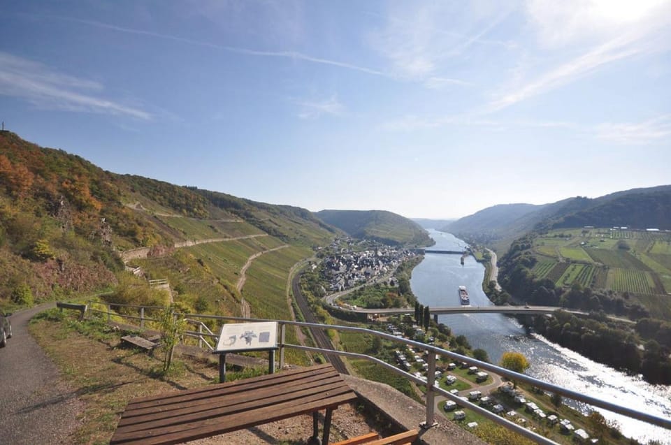 Gästezimmer im Weingut Amlinger&Sohn Bed and Breakfast in Ediger-Eller