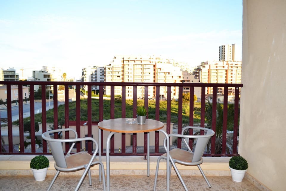 Spring, Day, Summer, Balcony/Terrace, Photo of the whole room, Decorative detail, Seating area, On site, Sea view, young children, older children, group of guests, Family, Quiet street view, Inner courtyard view