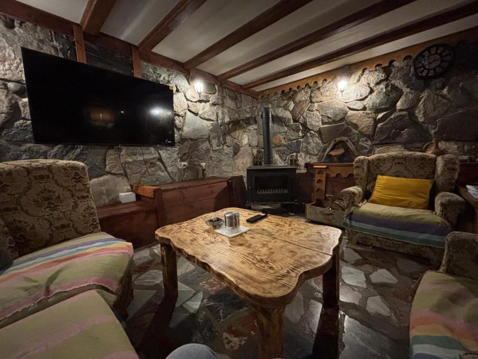 Communal lounge/ TV room, Living room, Seating area