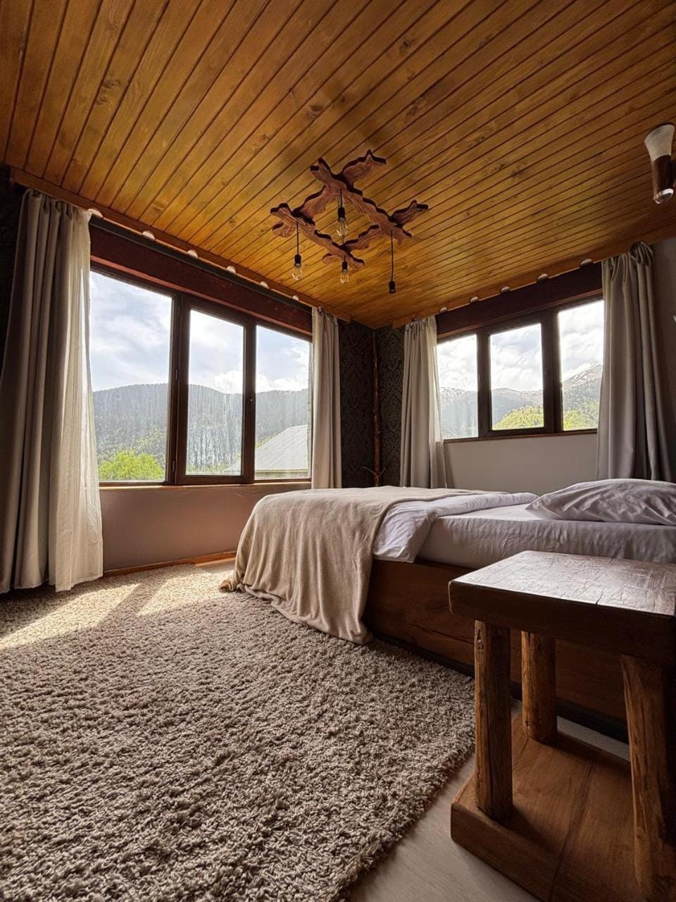 Bed, Bathroom, Balcony/Terrace, Photo of the whole room, Bedroom, Mountain view, Breakfast