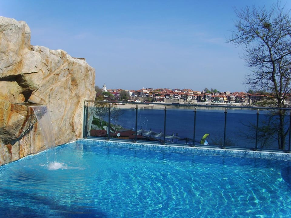 Swimming pool, Swimming pool
