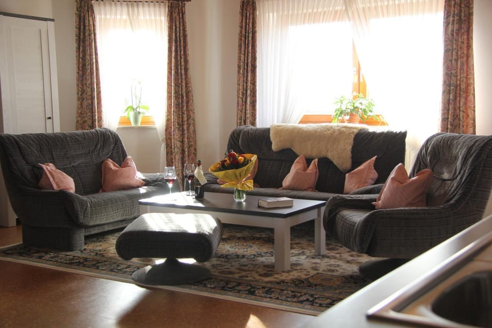 Living room, Photo of the whole room
