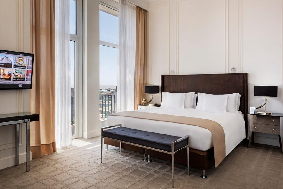 Photo of the whole room, Bedroom, City view, River view