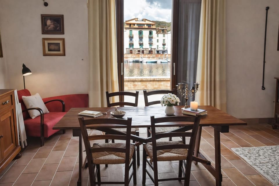 View (from property/room), City view, Landmark view, River view