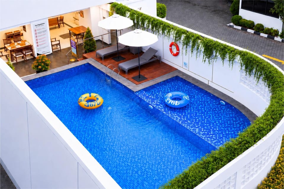 Swimming pool
