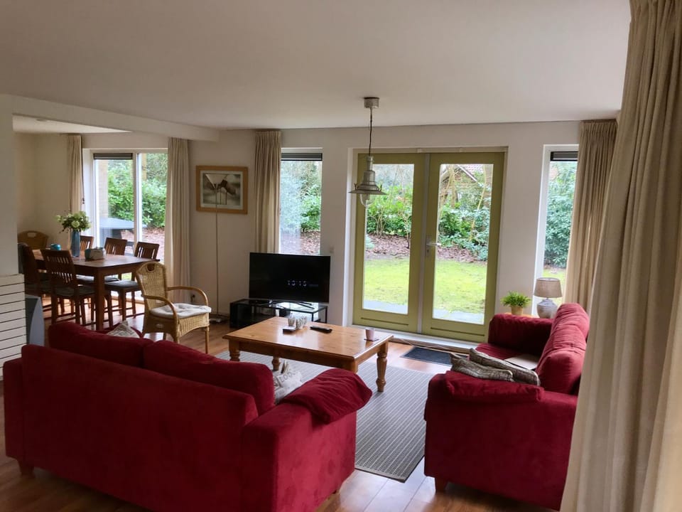 Vakantiewoning Tjiftjaf in "Het Fonteinbos" House in Friesland, Netherlands