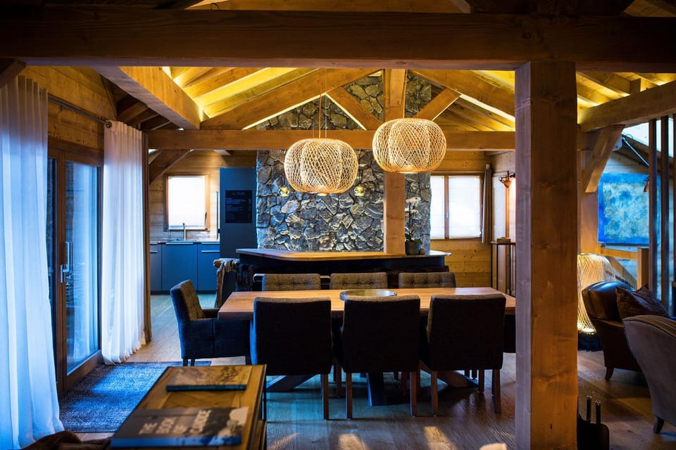 Living room, Dining area