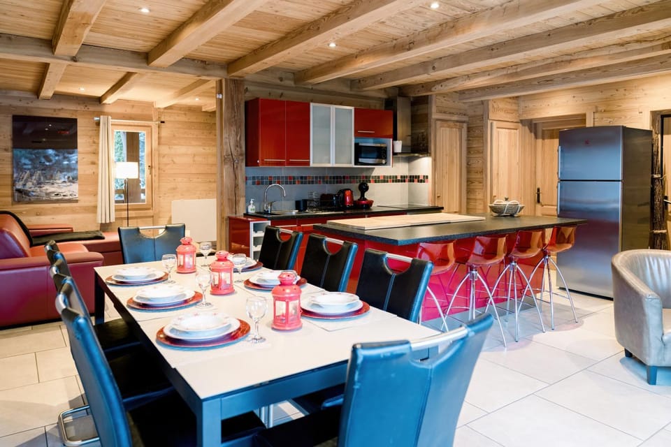 Coffee/tea facilities, Living room, dishwasher, microwave, stove, toaster, washing machine, dryer, kitchen