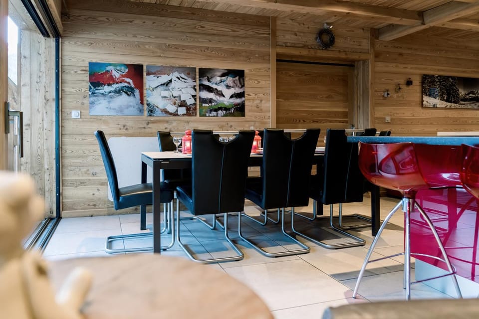 Dining area, kitchen