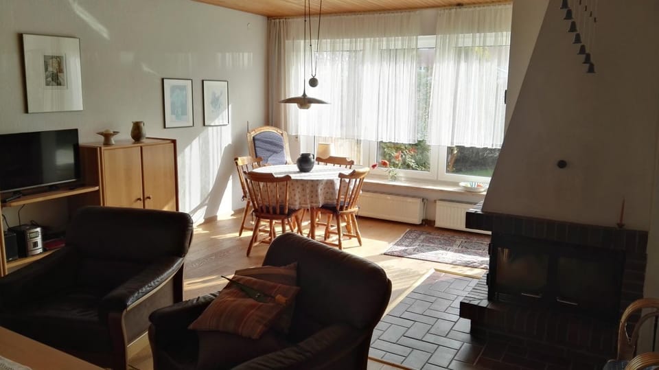 Photo of the whole room, Decorative detail