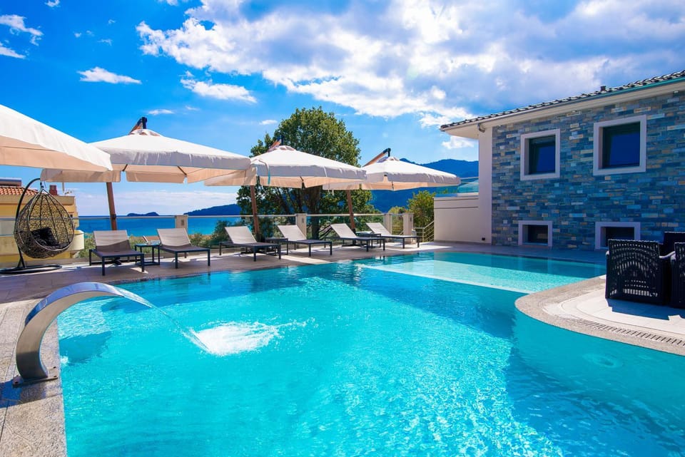 Seating area, Sea view, Swimming pool