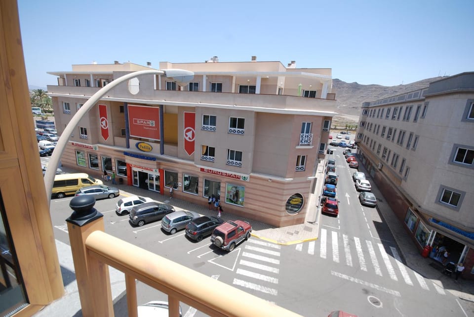 Mountain view, Street view, Supermarket/grocery shop