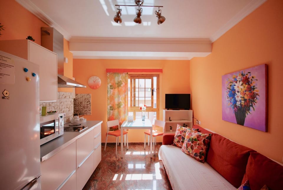 Kitchen or kitchenette, Living room, Dining area