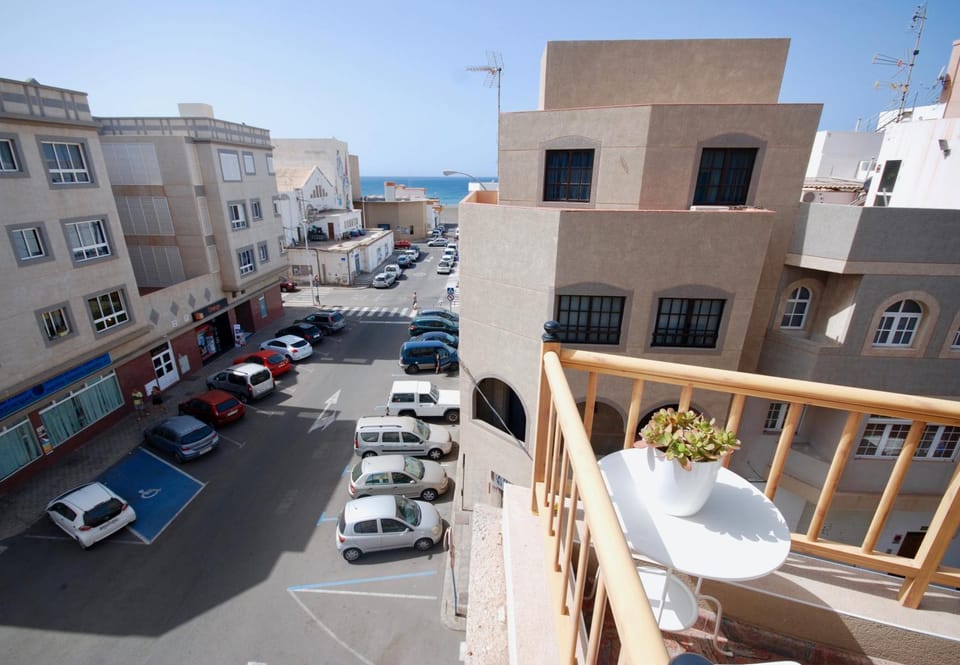 Sea view, Street view