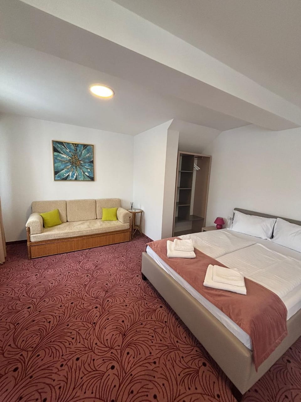 Simar Bed & Coffee Guesthouse Bed and Breakfast in Sibiu