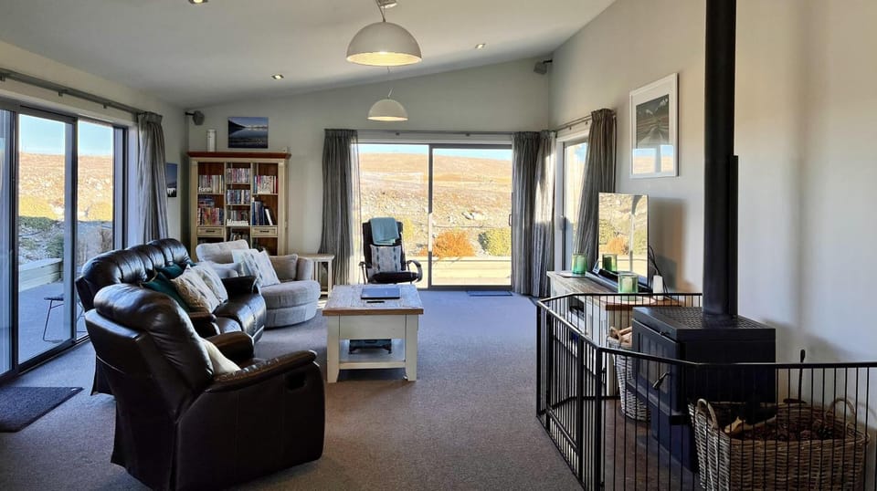 TV and multimedia, View (from property/room), Living room, fireplace