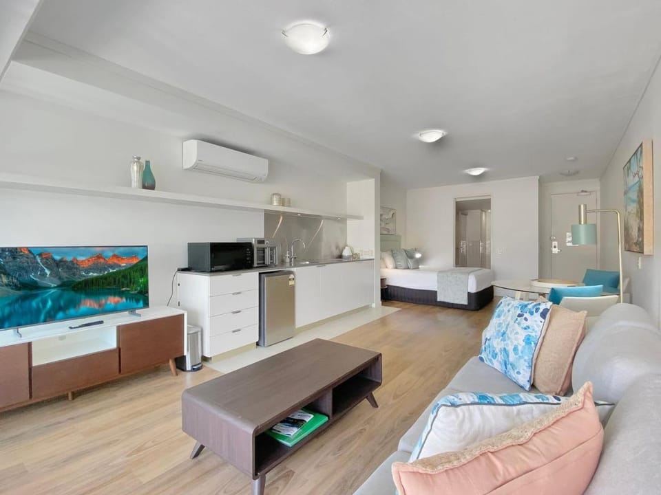Blue on Blue Superior Studio Room 1241 Apartment in Queensland