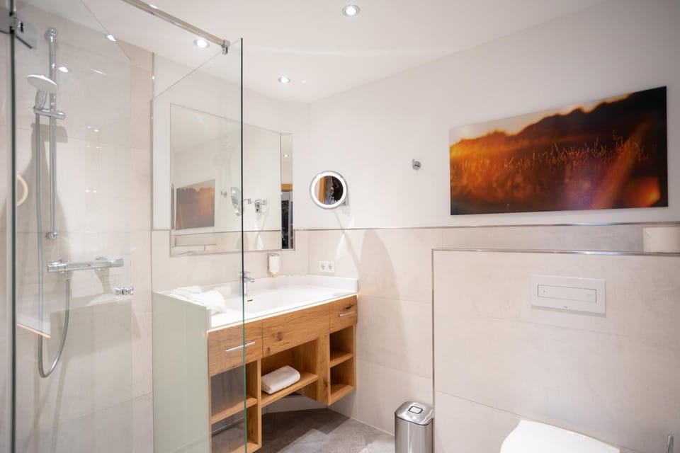 Shower, Bathroom, towels