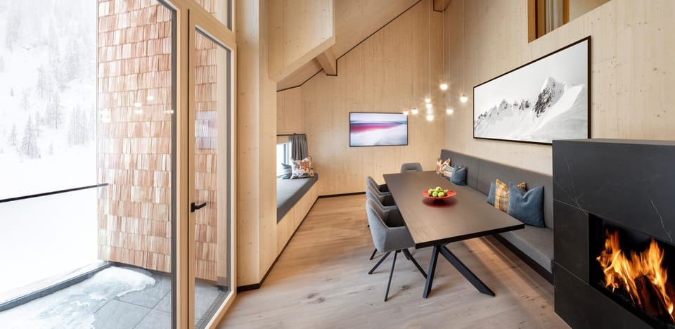 Balcony/Terrace, Seating area, Dining area, flat iron