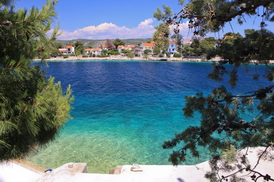 Neighbourhood, Natural landscape, Beach, Sea view