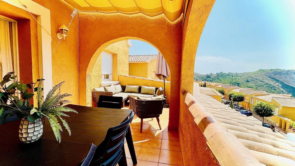 Property building, Balcony/Terrace, Balcony/Terrace
