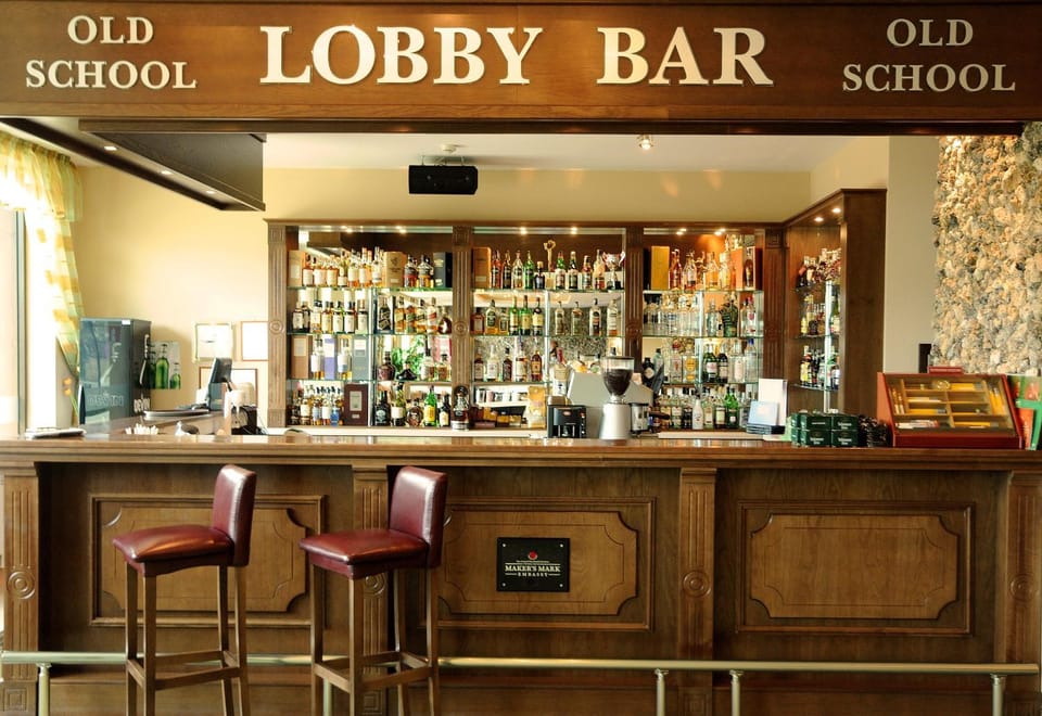 Nightclub / DJ, Lobby or reception