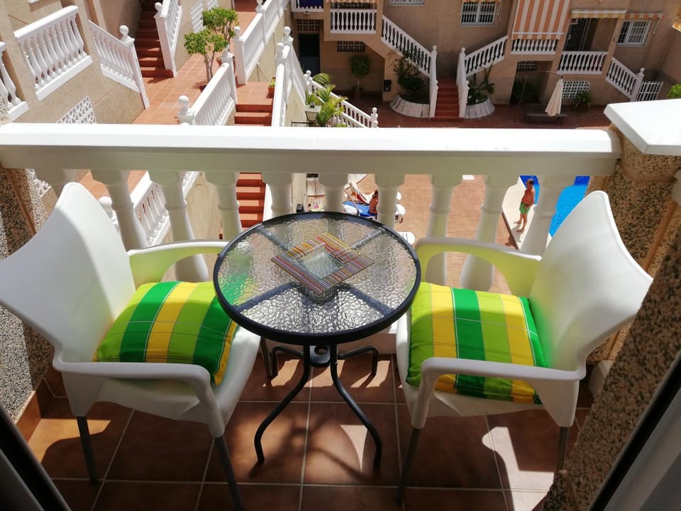 Patio, Decorative detail