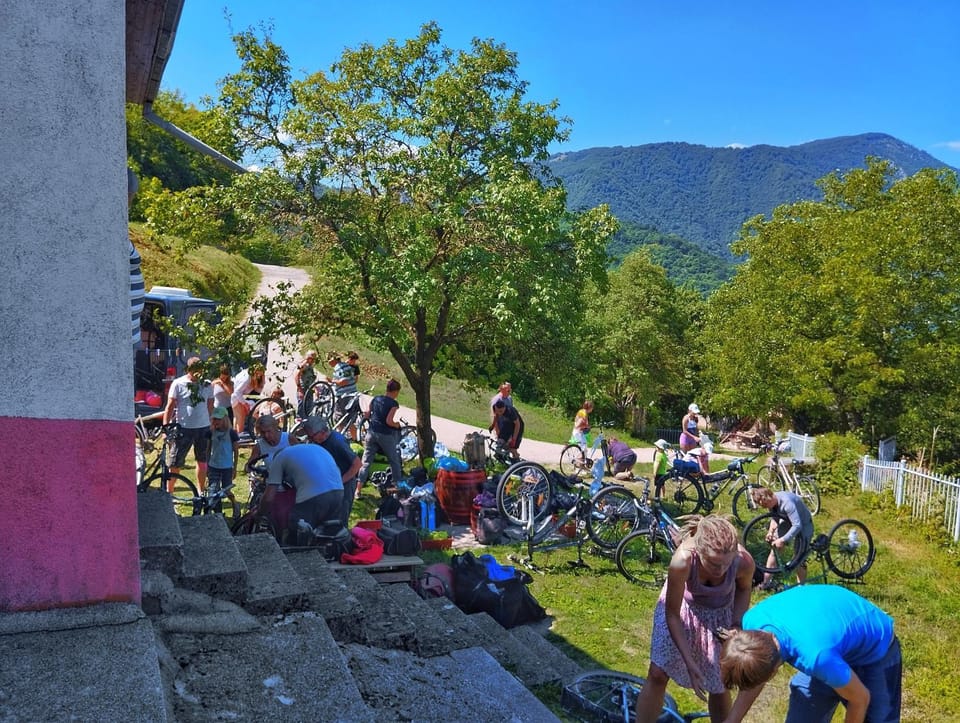 Cycling, Guests, group of guests, Parking