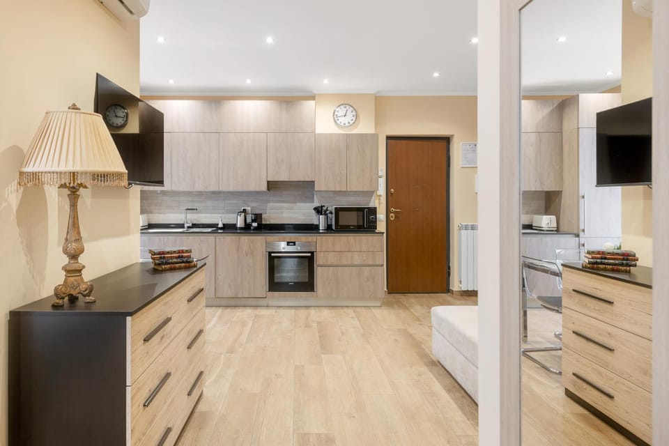 TV and multimedia, Kitchen or kitchenette, dishwasher, oven, stove, toaster