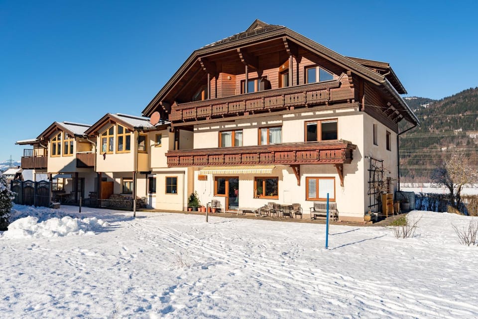 Property building, Day, Natural landscape, Winter, Mountain view