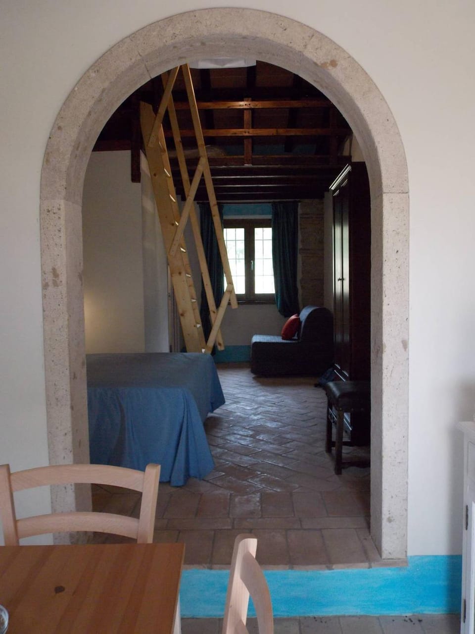 Bed, Dining area, Bedroom