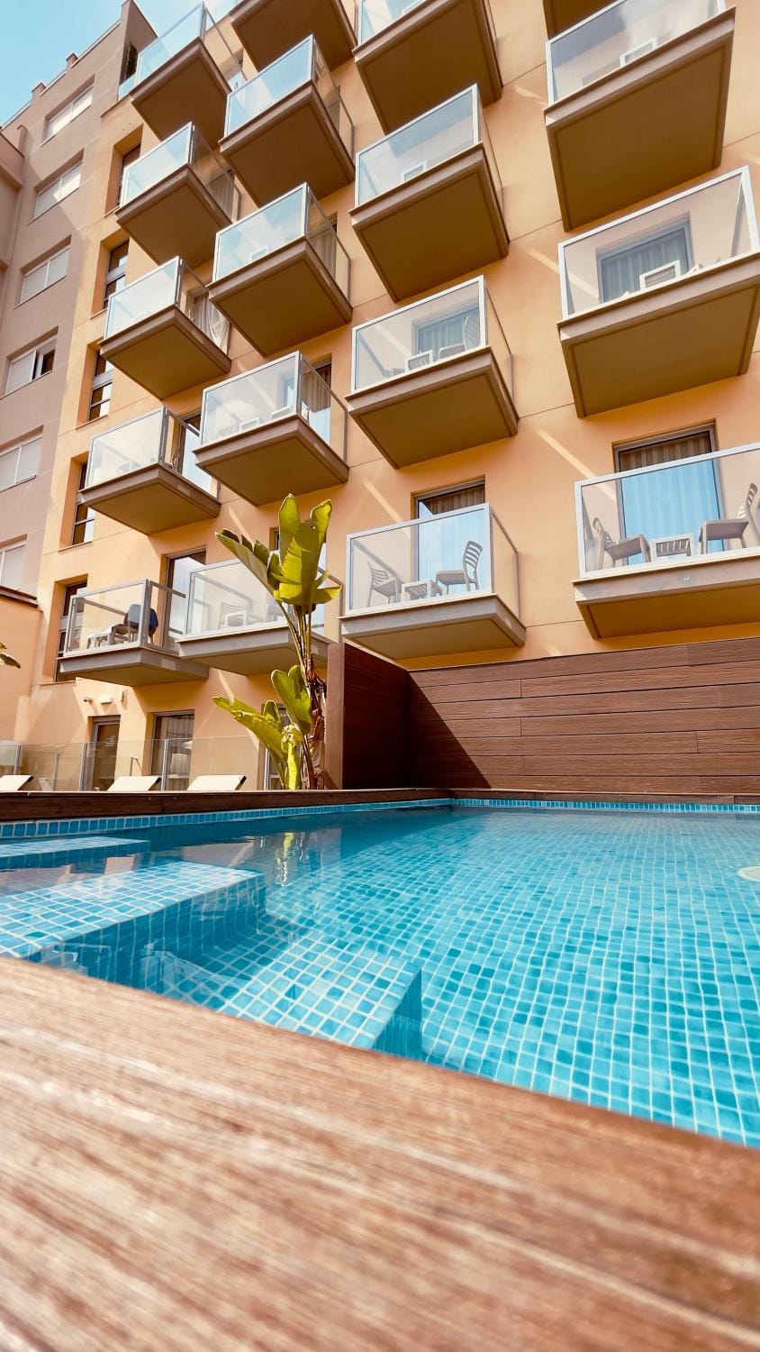 Solarium, Swimming pool