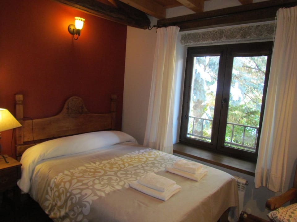 Bed, Photo of the whole room