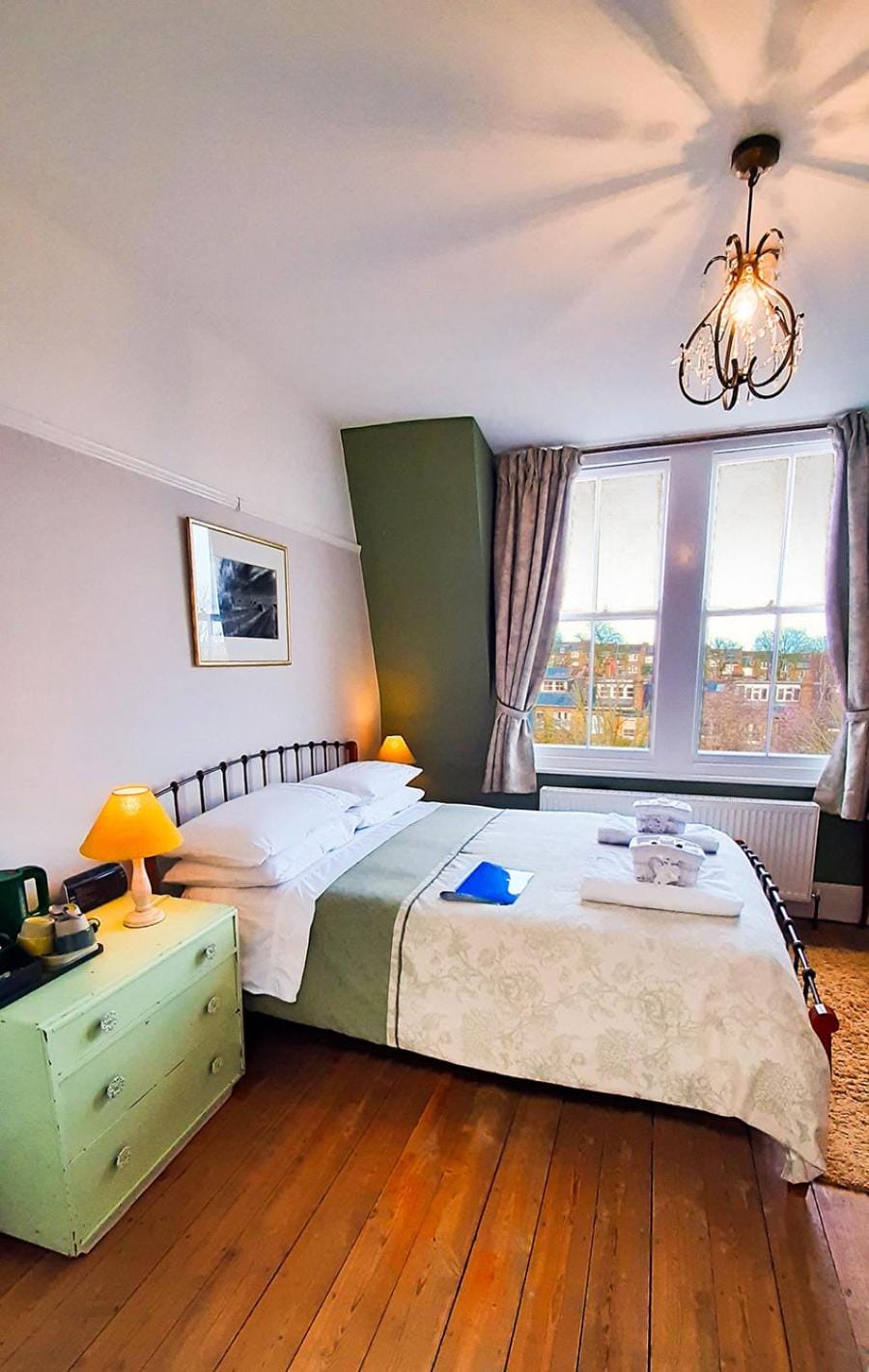 Bed, Photo of the whole room, Bedroom, Garden view