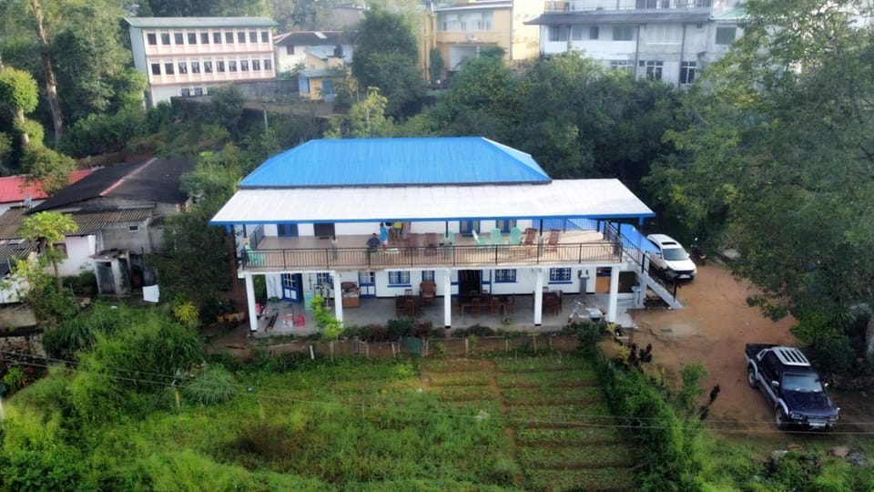 Butterfly Mountain Lake Side Bed and Breakfast in Central Province