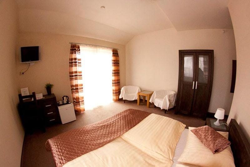 Bed, TV and multimedia, Photo of the whole room, Bedroom, wardrobe