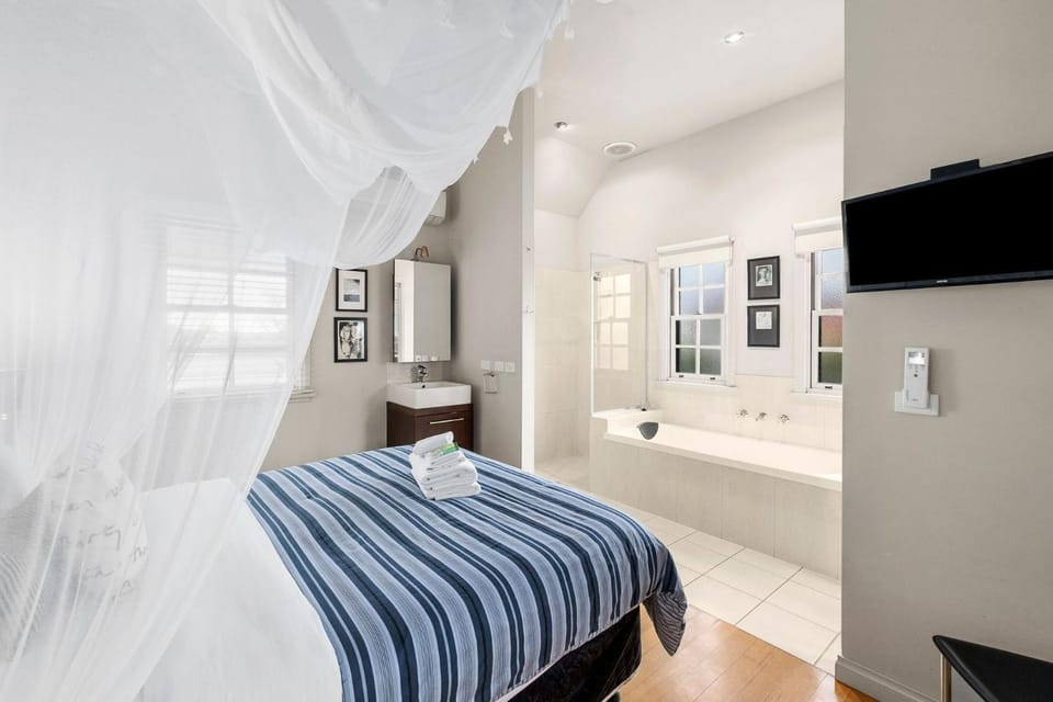 Circa Ruby Mint Daylesford House in Daylesford