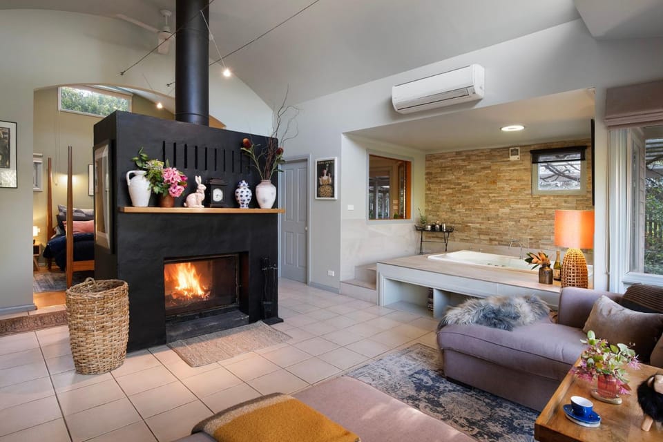 The Acorn -open fire,spa bath,dog friendly House in Daylesford