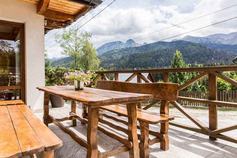 Balcony/Terrace, Mountain view