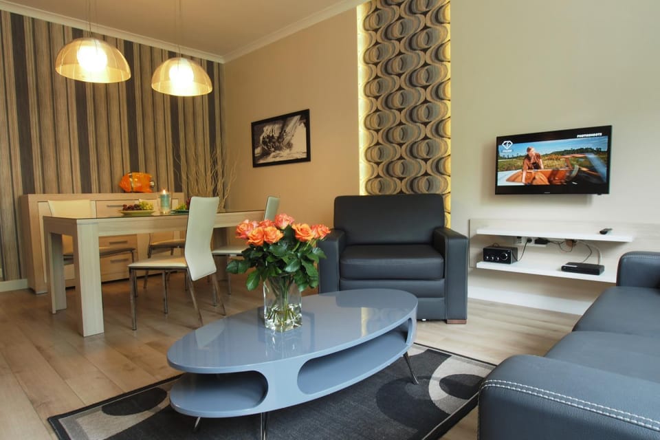 Living room, Seating area, Dining area