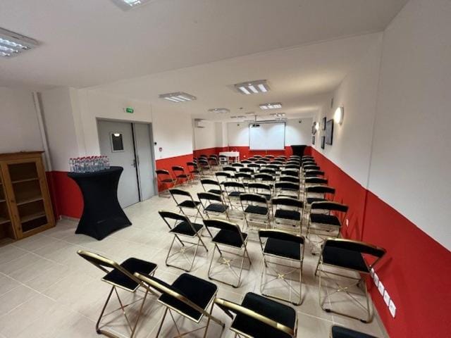 Meeting/conference room