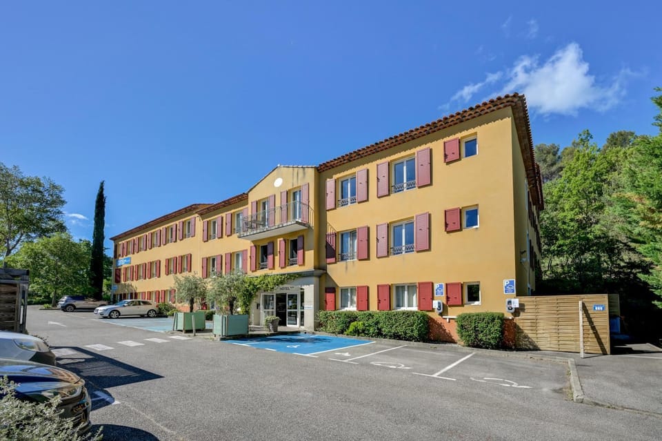 Property building, Parking